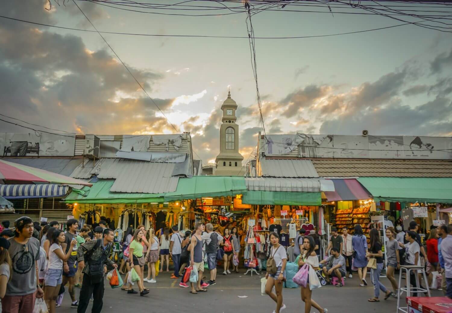 Shop at Chatuchak weekend market in Bangkok 
