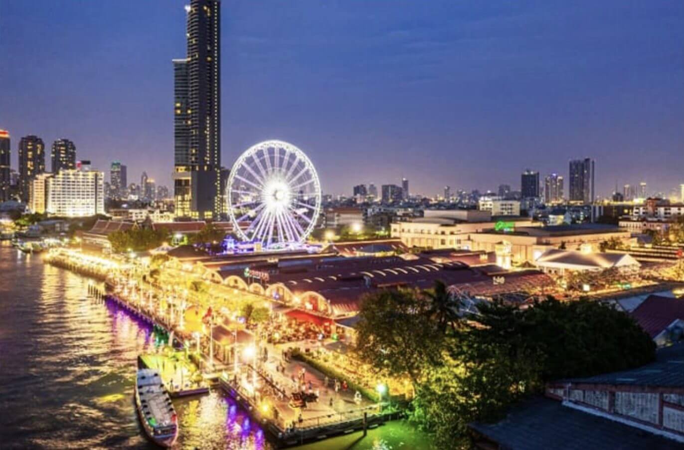 Asiatique The Riverfront with friends