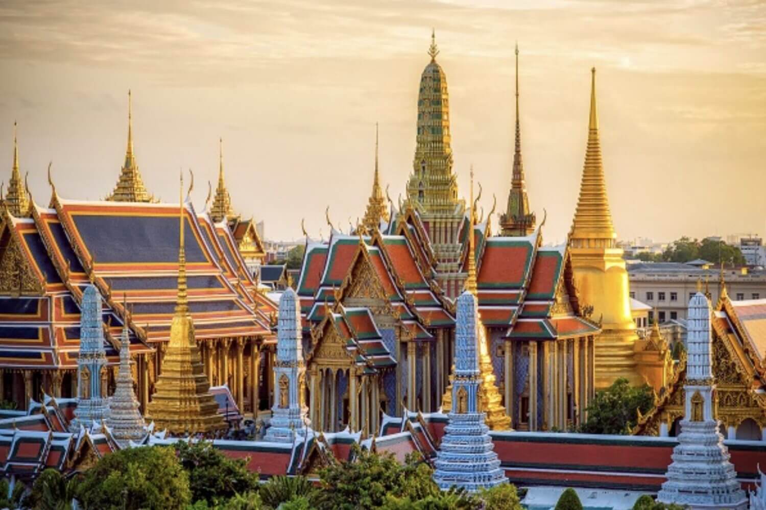 Visit the temple for one day trip in Bangkok