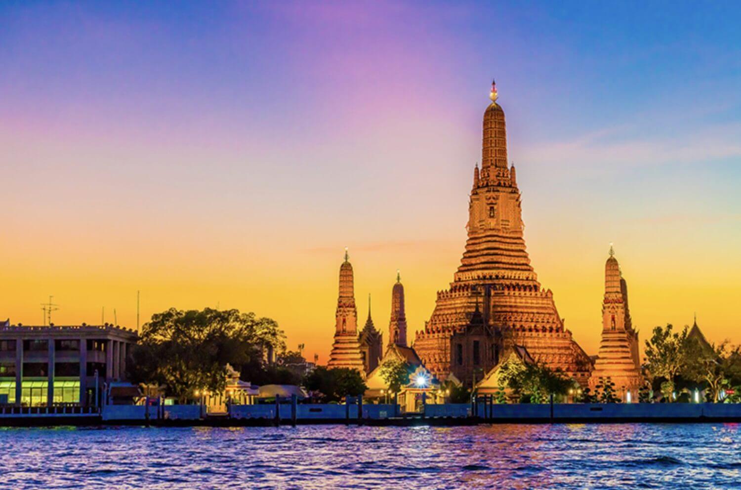 Visit Wat Arun
