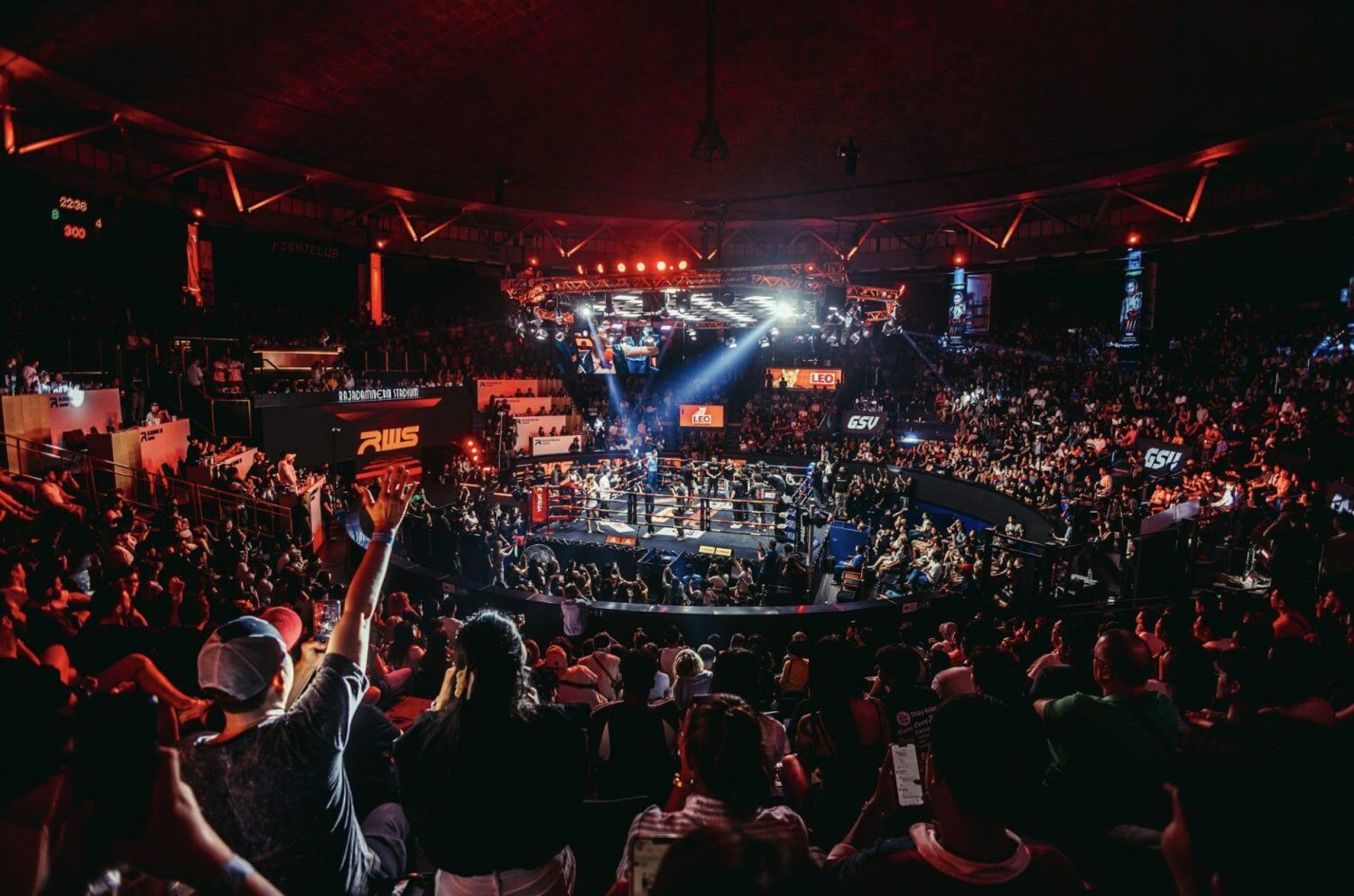 Watch Muay Thai match at rajadamnern stadium