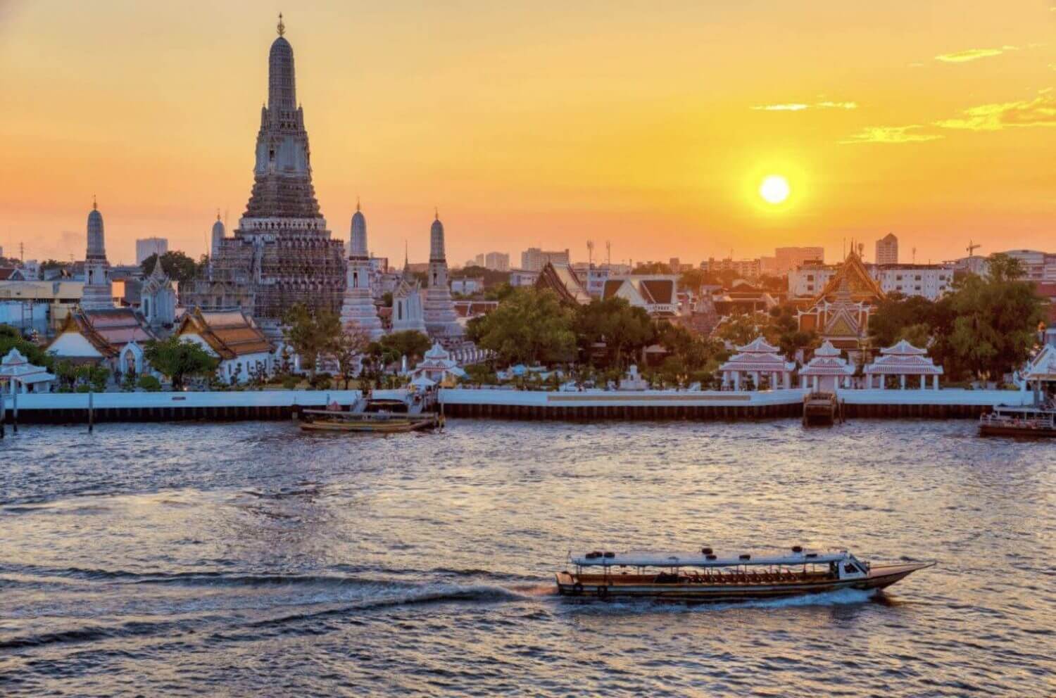 Visit Wat Arun in Bangkok