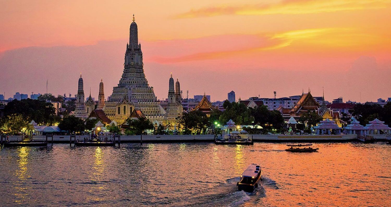 Wat Arun (Temple of Dawn)