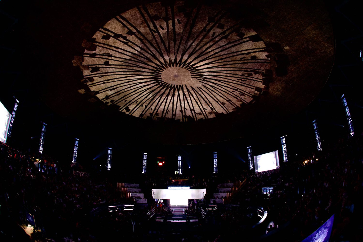 Rajadamnern Stadium offers a thrilling, immersive Muay Thai experience